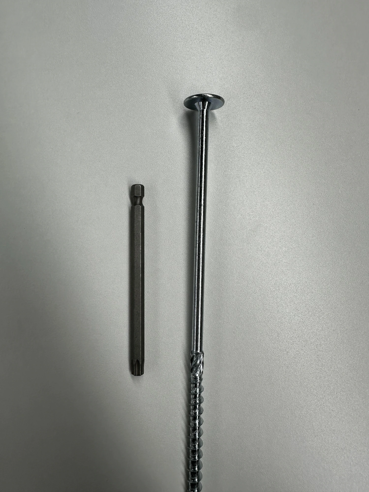トルクスビット／芝・ドック固定ペグ用ビットの公式部品写真。2種類の固定工具を並べた写真