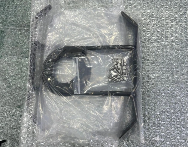 Lawn Mower Pro用 刈刃ディスクガードの公式部品写真。Pro用の黒色保護部品