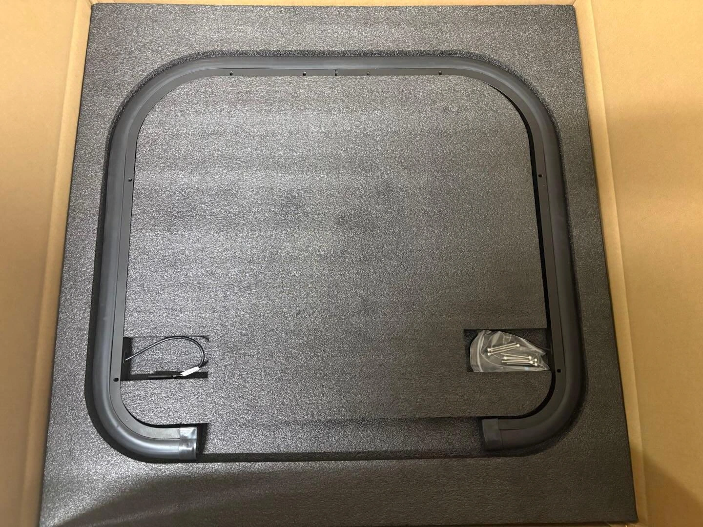 Lawn Mower用 バンパーの公式部品写真。芝刈りモジュール前部の保護部品